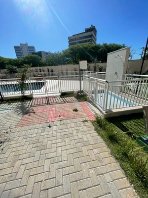 Image 32 - 881164