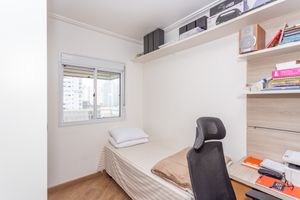Image 11 - 881167
