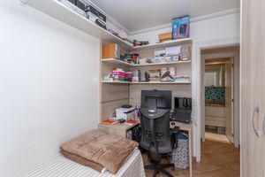 Image 9 - 881167