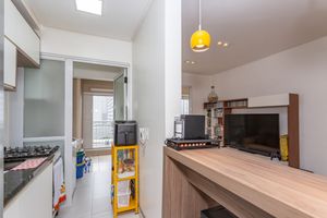 Image 25 - 881167