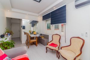Image 3 - 881169