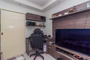 Image 7 - 881169