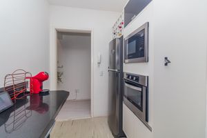 Image 15 - 881169