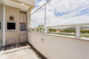 Image 11 - 881172