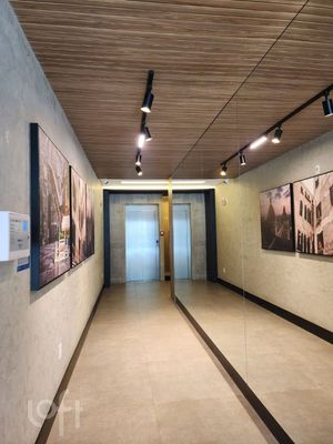 Image 28 - 881177