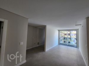 Image 4 - 881177