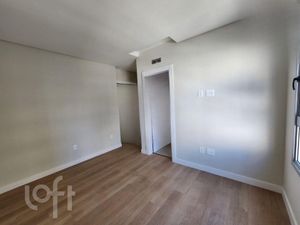 Image 17 - 881177