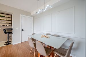 Image 9 - 881179