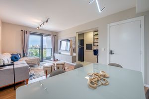 Image 1 - 881179