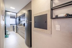 Image 17 - 881179