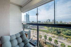 Image 12 - 881179