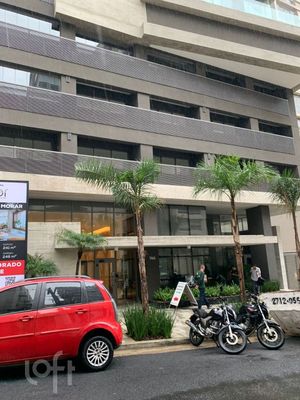 Image 8 - 881183