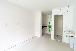 Image 1 - 881183