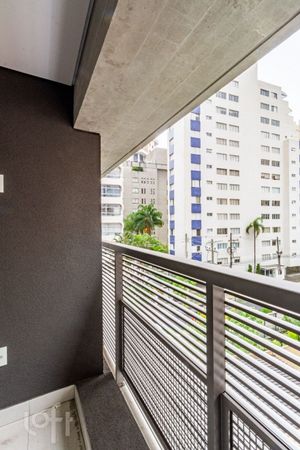 Image 3 - 881183