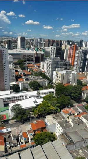 Image 18 - 881184