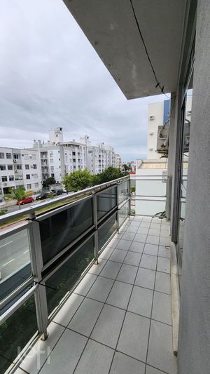 Image 8 - 881186