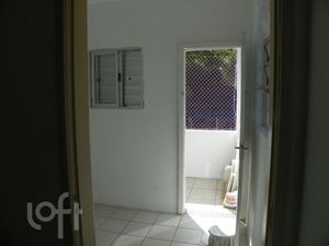 Image 9 - 881195