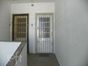 Image 18 - 881195