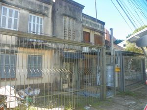 Image 19 - 881195
