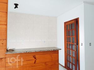 Image 3 - 881205