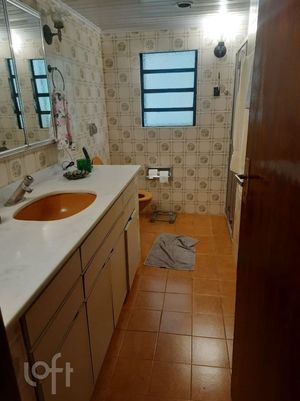 Image 18 - 881210