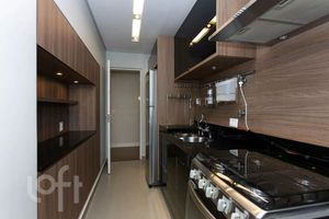 Image 8 - 881212