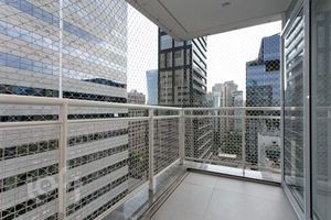 Image 6 - 881212