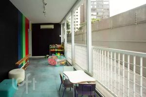 Image 34 - 881212