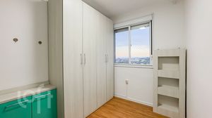 Image 13 - 881213