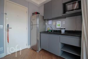 Image 3 - 881214