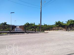 Image 11 - 881215