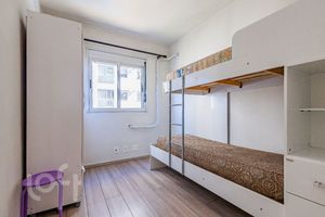 Image 9 - 881217
