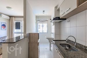 Image 6 - 881217