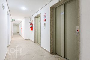 Image 18 - 881217
