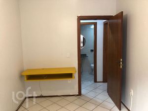 Image 8 - 881218
