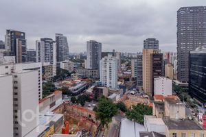 Image 15 - 881220