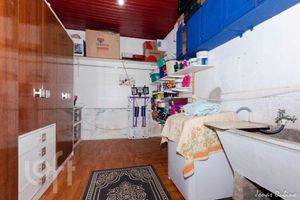 Image 38 - 881221