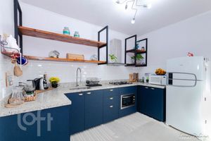 Image 9 - 881221
