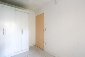 Image 10 - 881223