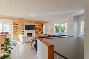 Image 13 - 881227