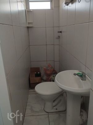 Image 8 - 881230