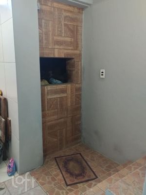 Image 10 - 881230