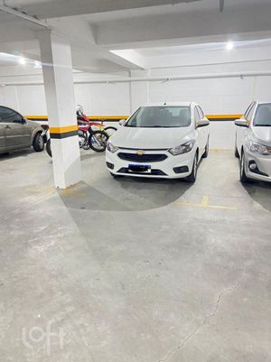 Image 18 - 881265