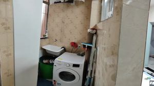 Image 8 - 881273