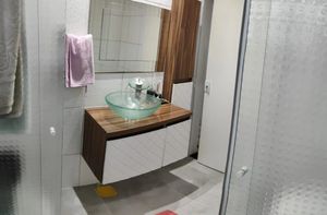 Image 14 - 881273