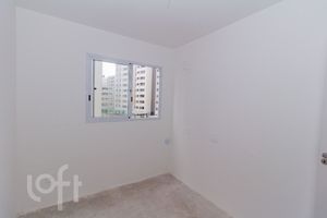 Image 22 - 881276