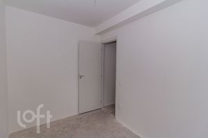 Image 19 - 881276