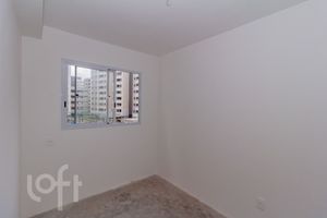 Image 17 - 881276
