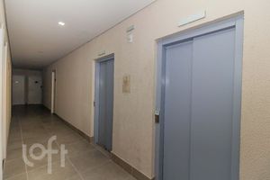 Image 29 - 881276