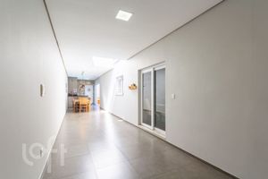 Image 27 - 881280